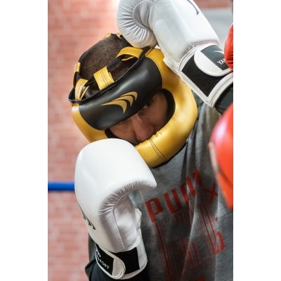 Шлем с защитой для носа