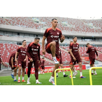 Obloukový pól / póly