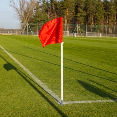 Flagi narożne na sprężynach wbijane, chorągiewki 4 sztuki
