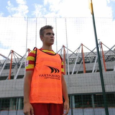 Narancssárga labdarúgó-jelölő, Yakimasport sportfelszerelés