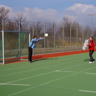 Ruční rebounder MINI Yakimasport – fotbalový trenažér