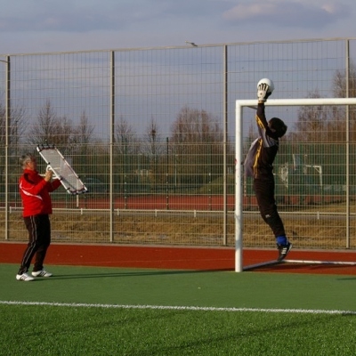 Ručný rebounder MINI Yakimasport – futbalový tréningový nástroj