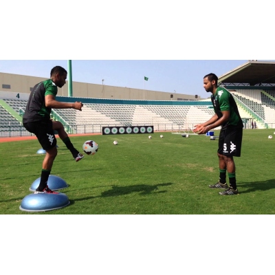 Platforma balansująca Ball Trainer 60 cm Yakimasport do treningu równowagi.