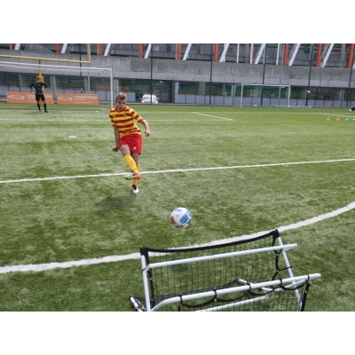 Val de fotbal, rebounder, perete de sărituri